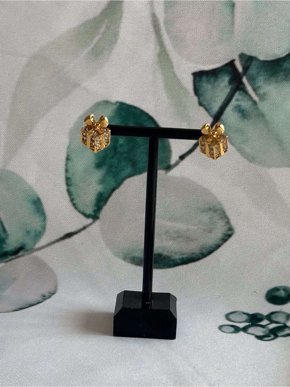 Vintage Avon Gold-tone Crystal Gift Box Stud Earrings
